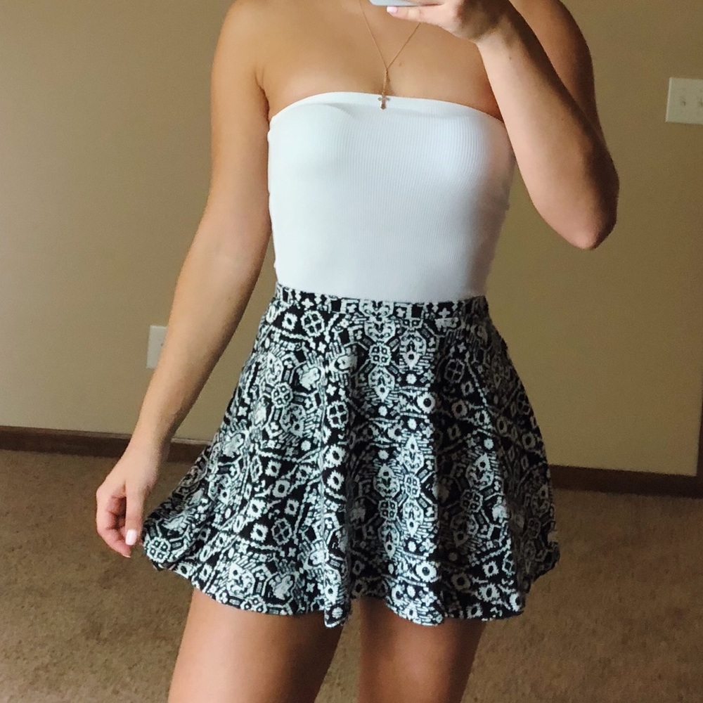 La Hearts Black and White Mini Skirt